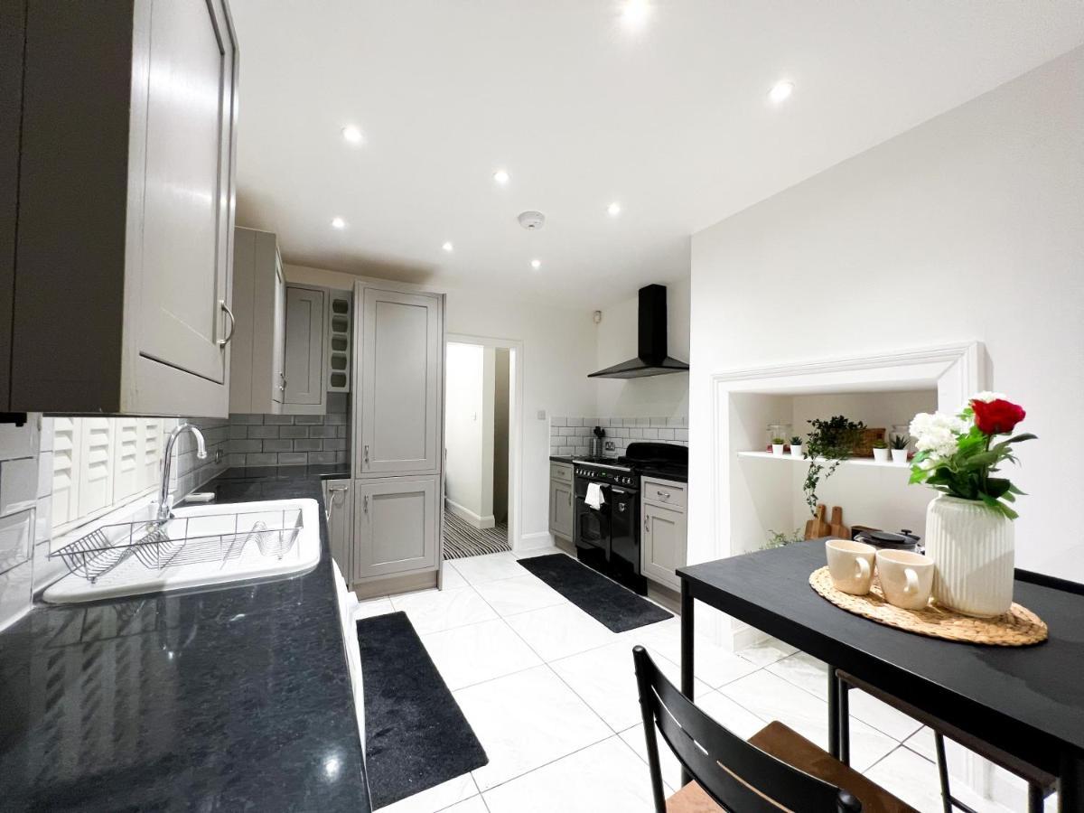Apartament Stylish 3 Bed Flat With Garden Londyn Zewnętrze zdjęcie